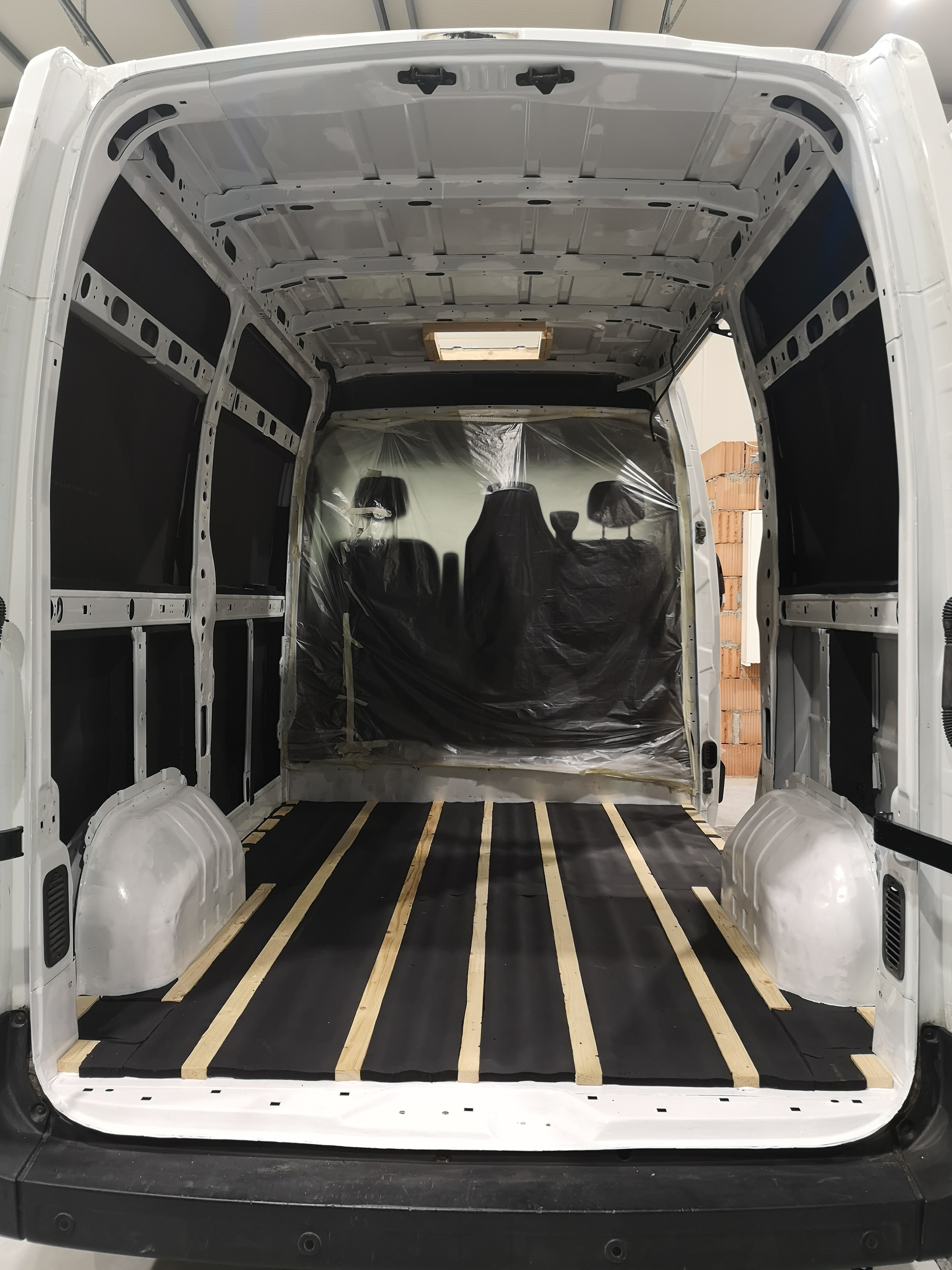 Van insulated with Armaflex from Dejacamper